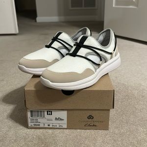 Clarks Women’s Cloudstepper Ezra Skip White Combination (Brand New)